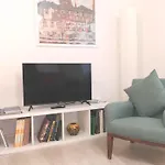 Secret Garden Apartment With Private Parking Space